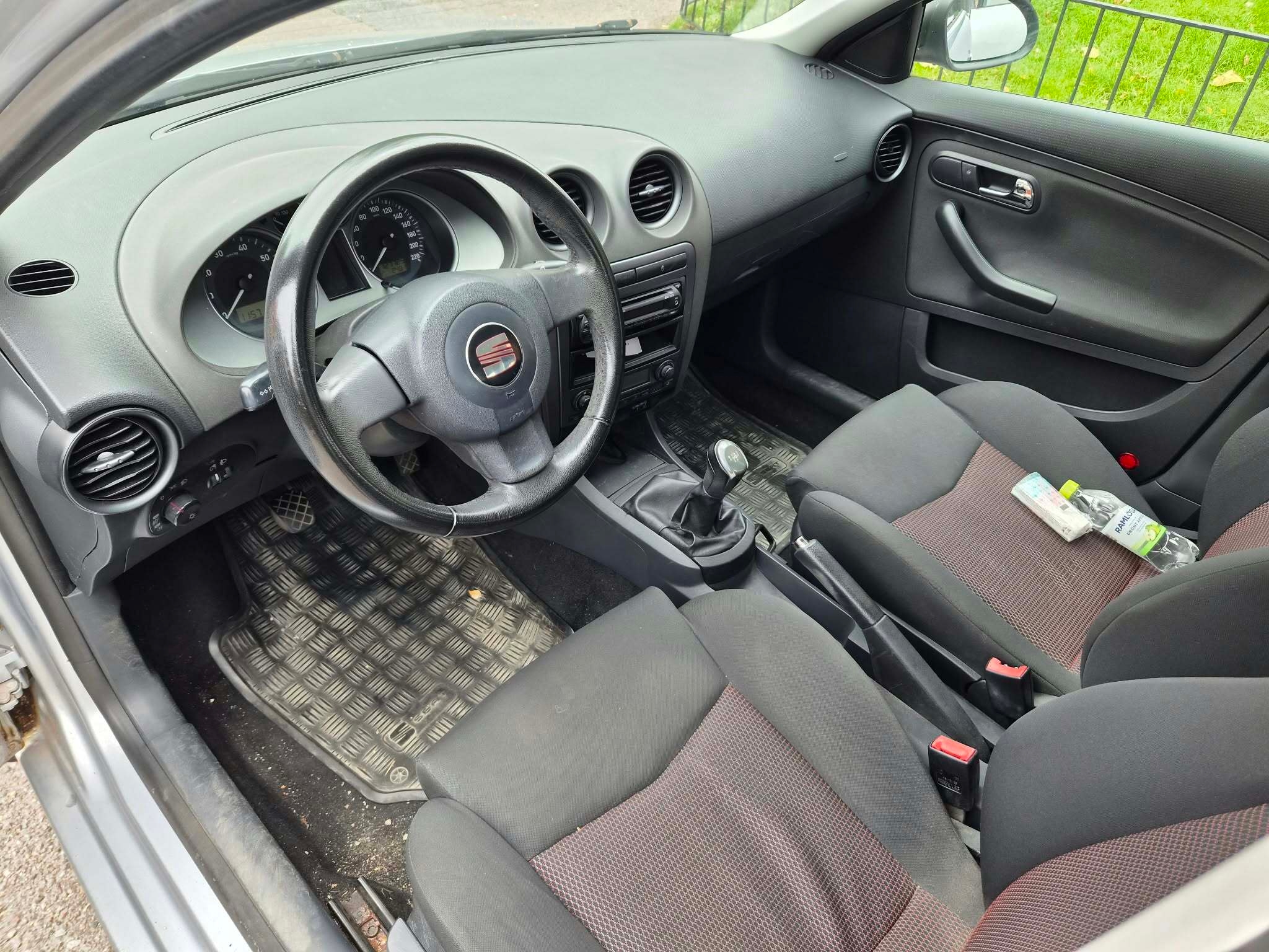 Seat Ibiza 5-dörrar 1.4 16v Manuell 2007, bild 4/5