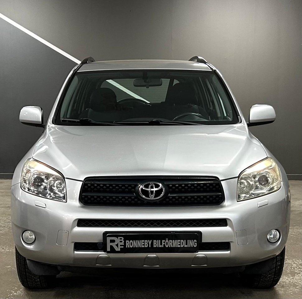 Toyota RAV4 2.0 VVT-i 4x4 Euro 4 2006, bild 2/10