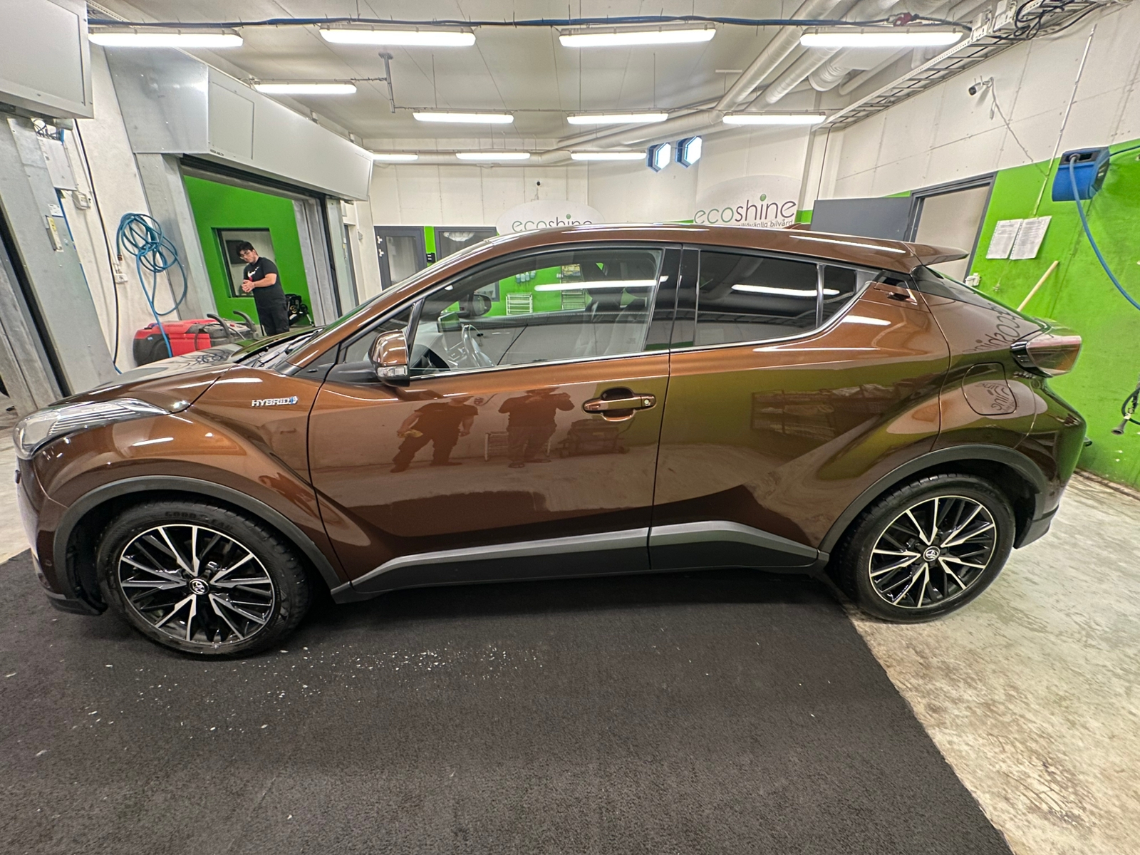 Toyota C-HR Hybrid CVT 2018, photo 3/10