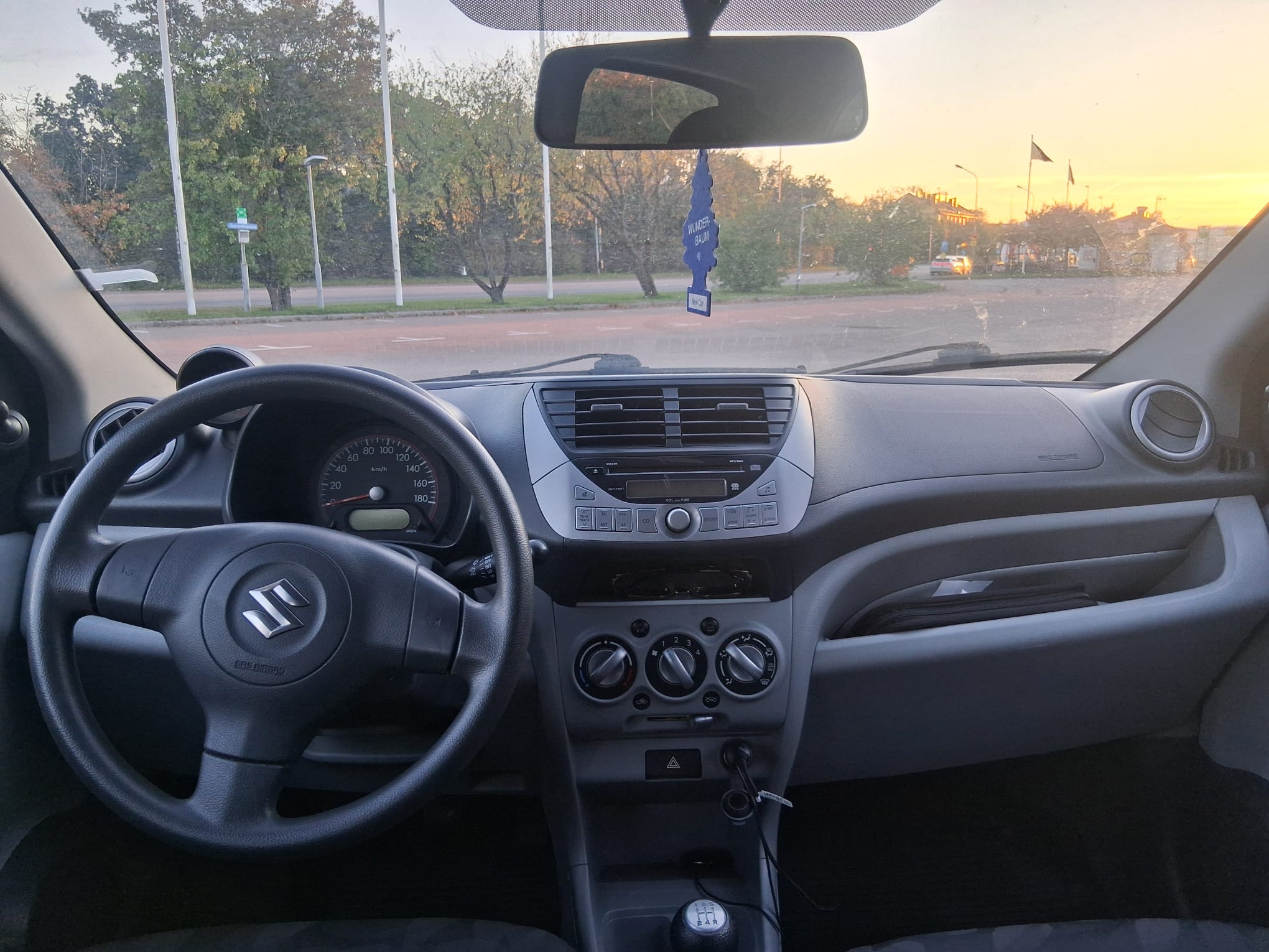 Suzuki Alto 1.0 DOHC 12V VVT Manuell 2011, bild 4/10