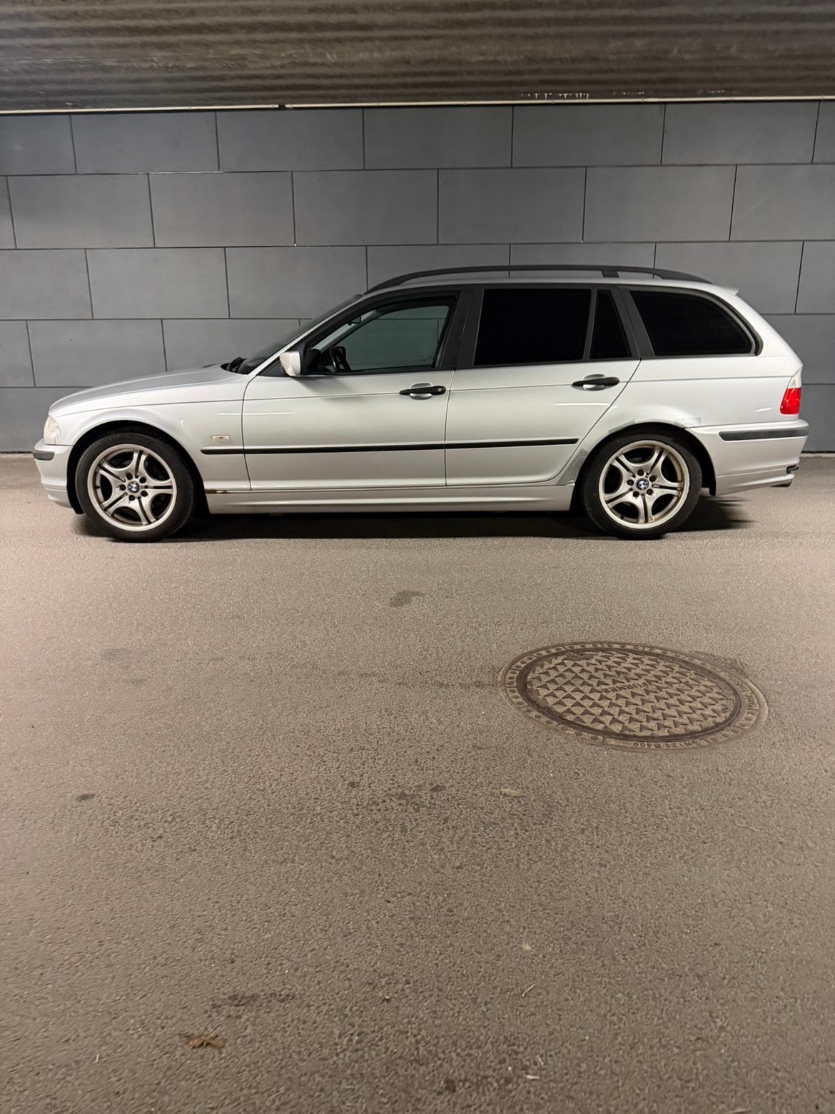 BMW 318 i Touring Automatisk 2001, bild 2/10