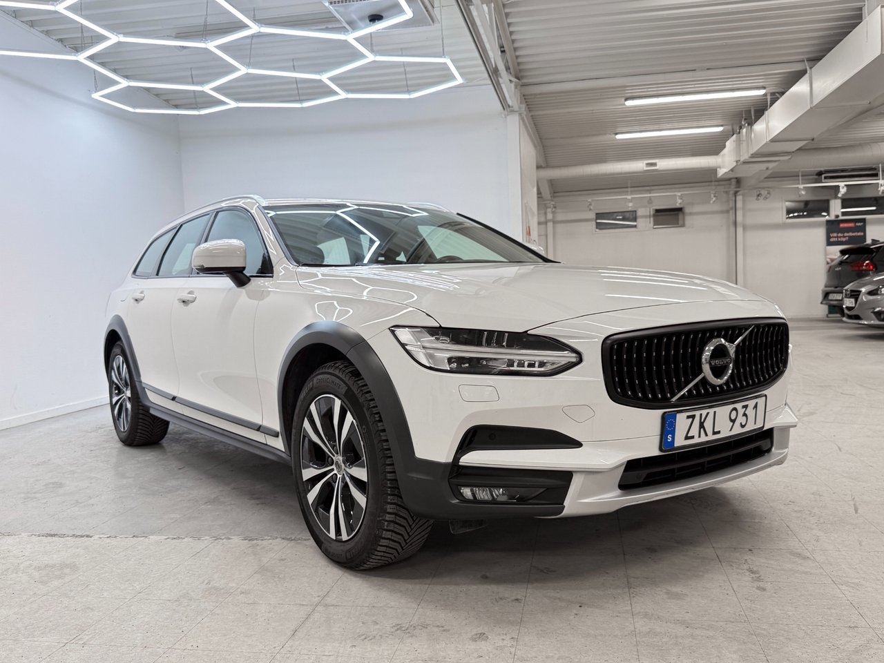 Volvo V90 Cross Country 2020, kuva 4/10