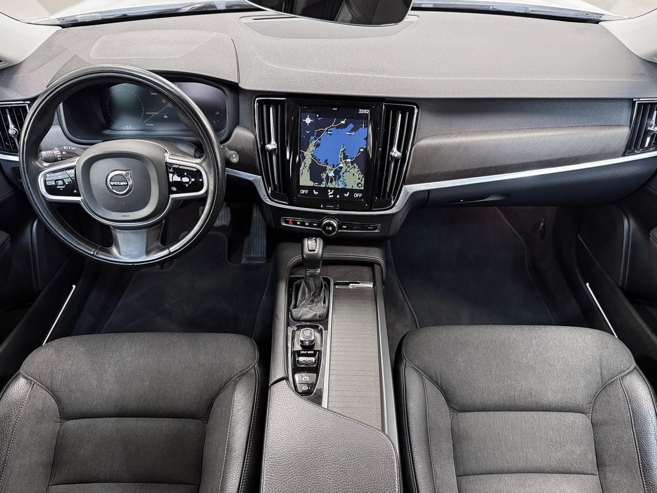 Volvo V90 Cross Country 2020, kuva 2/10