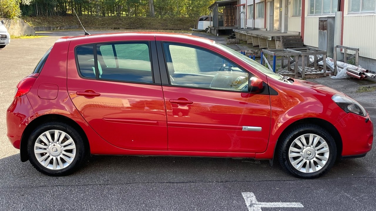 Renault Clio 5-dörrars Halvkombi 2013, bild 4/16