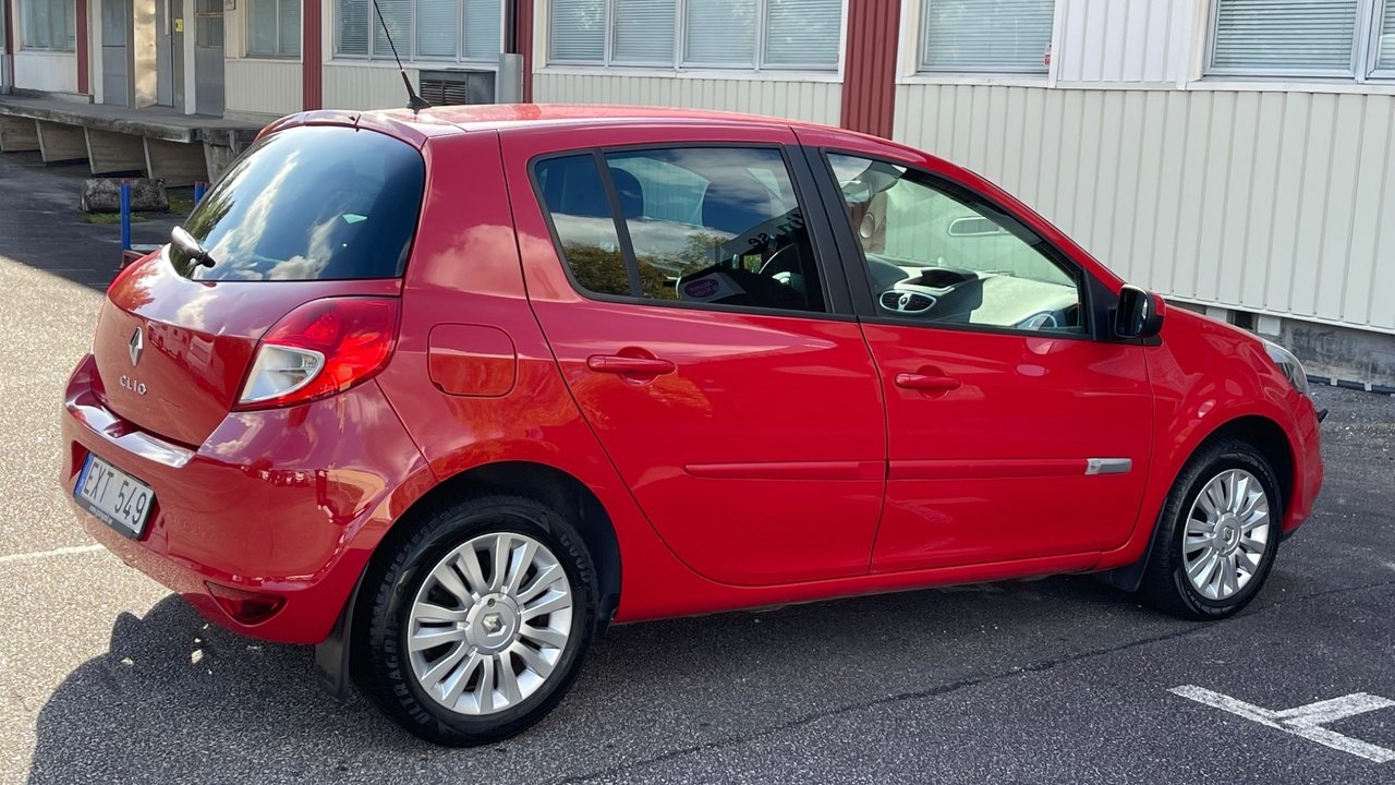 Renault Clio 5-dörrars Halvkombi 2013, bild 3/16