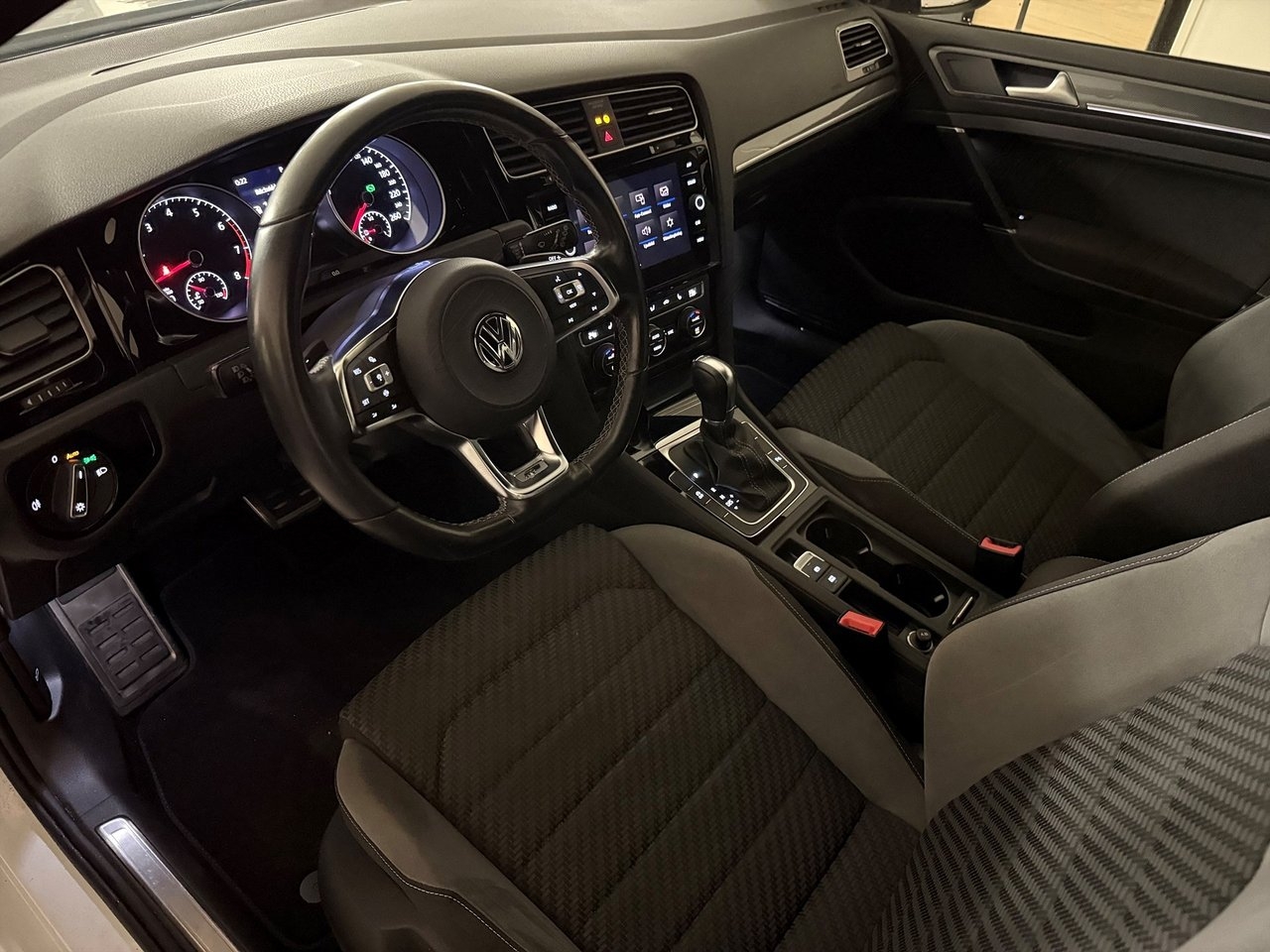 Volkswagen Golf 2019, bild 6/10