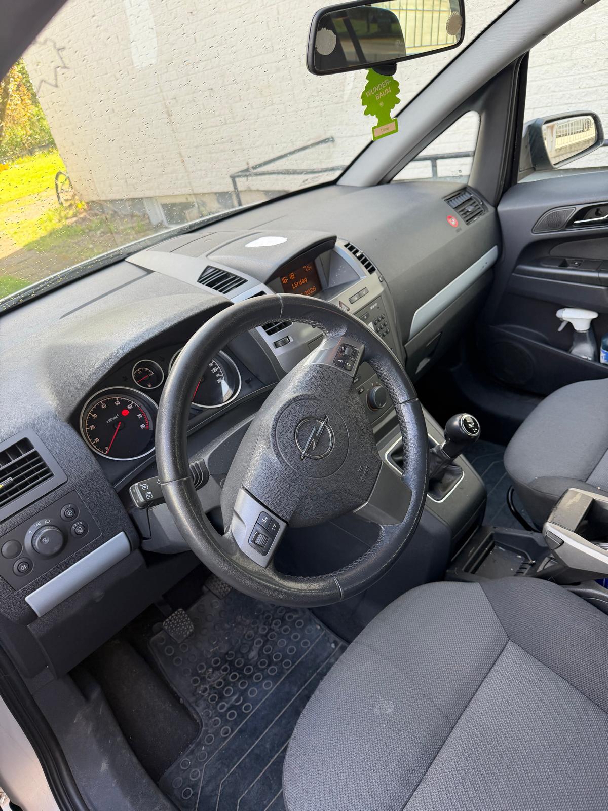 Opel Zafira 1.8 Manuell 2008, photo 2/5