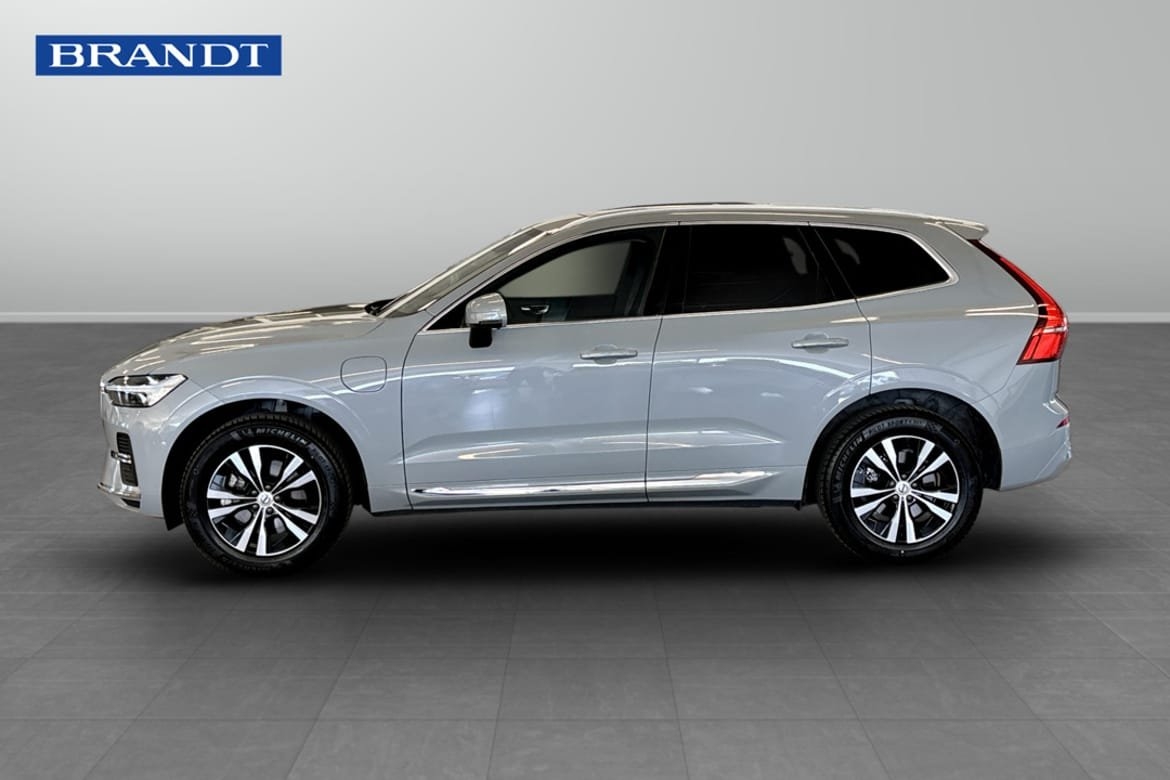Volvo XC60 T6 Core Edition 2025, bild 3/8