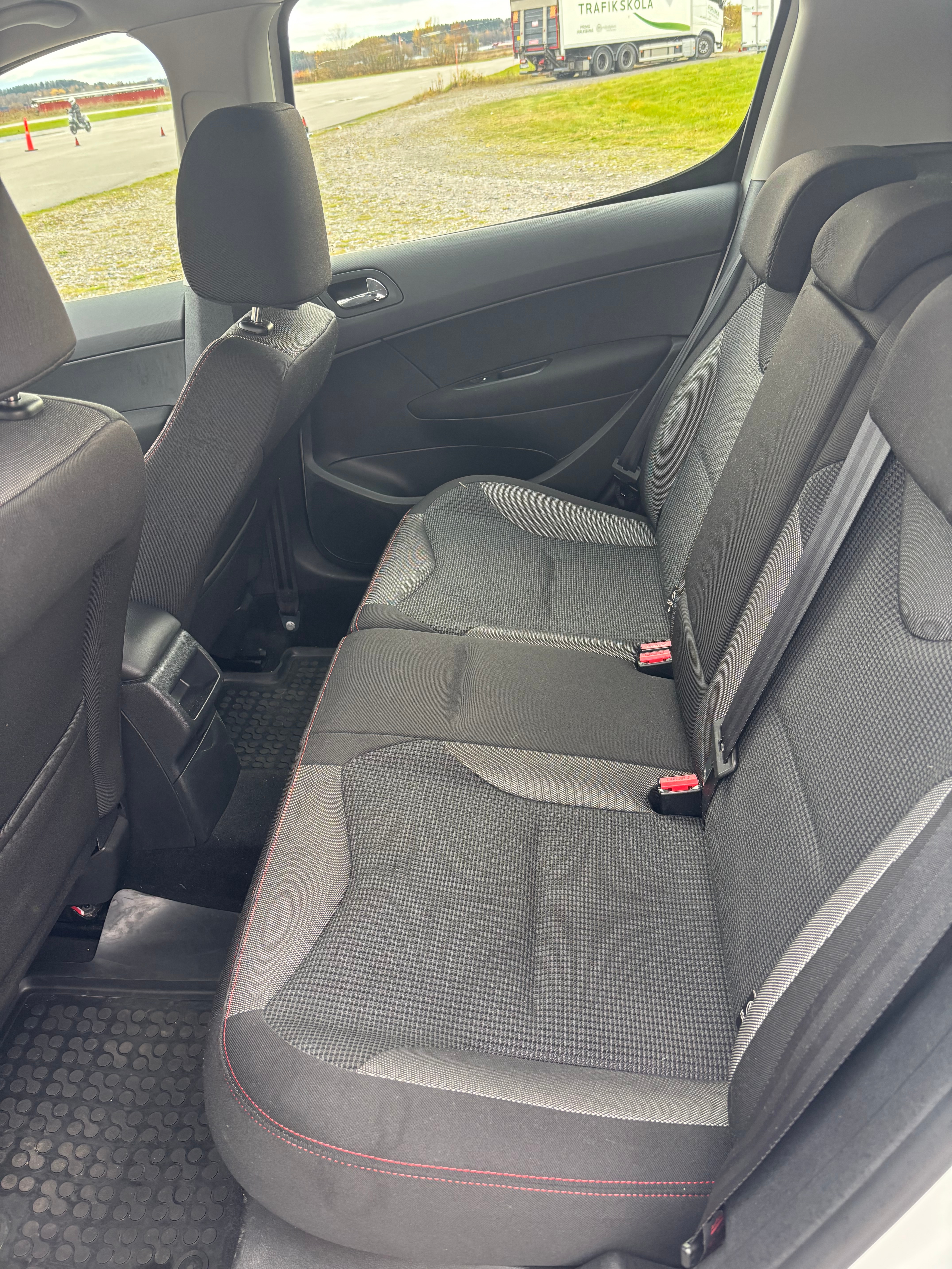 Peugeot 308 2012, bild 7/7
