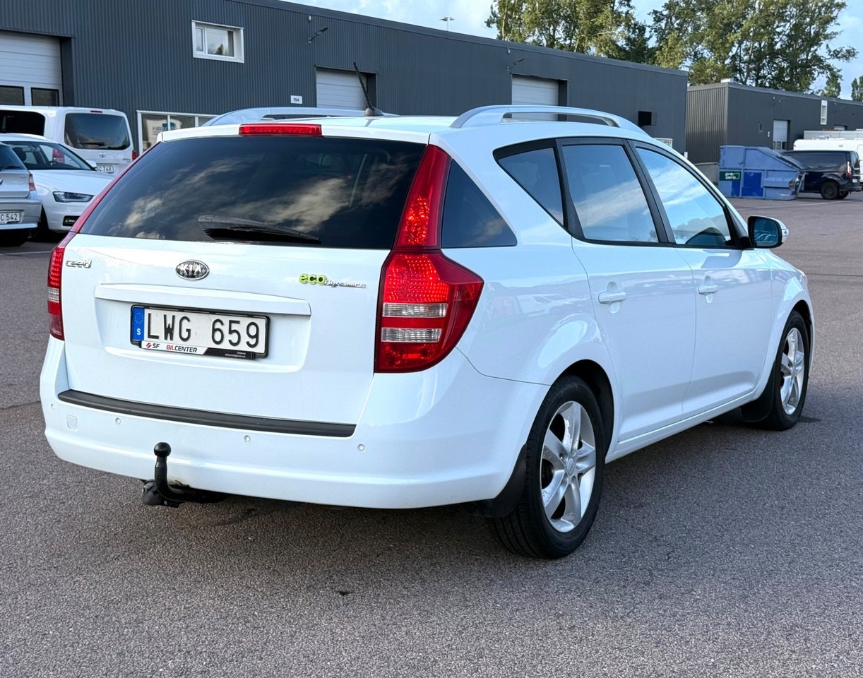 Kia Ceed cee'd_sw 1.6 CRDi ECO 2012, bild 5/10