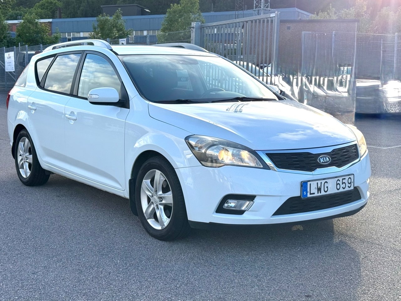 Kia Ceed cee'd_sw 1.6 CRDi ECO 2012, bild 2/10