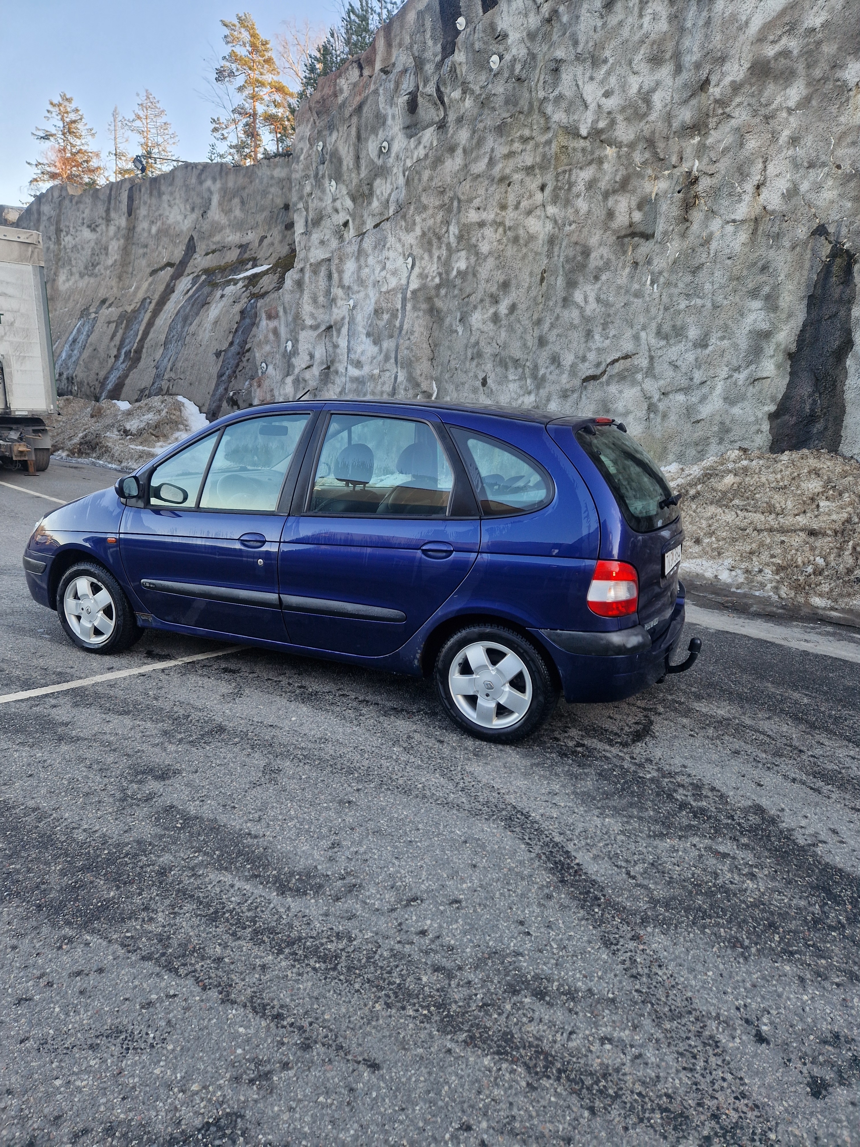 Renault Scenic I 1.8 Manuell 2002, kuva 2/5