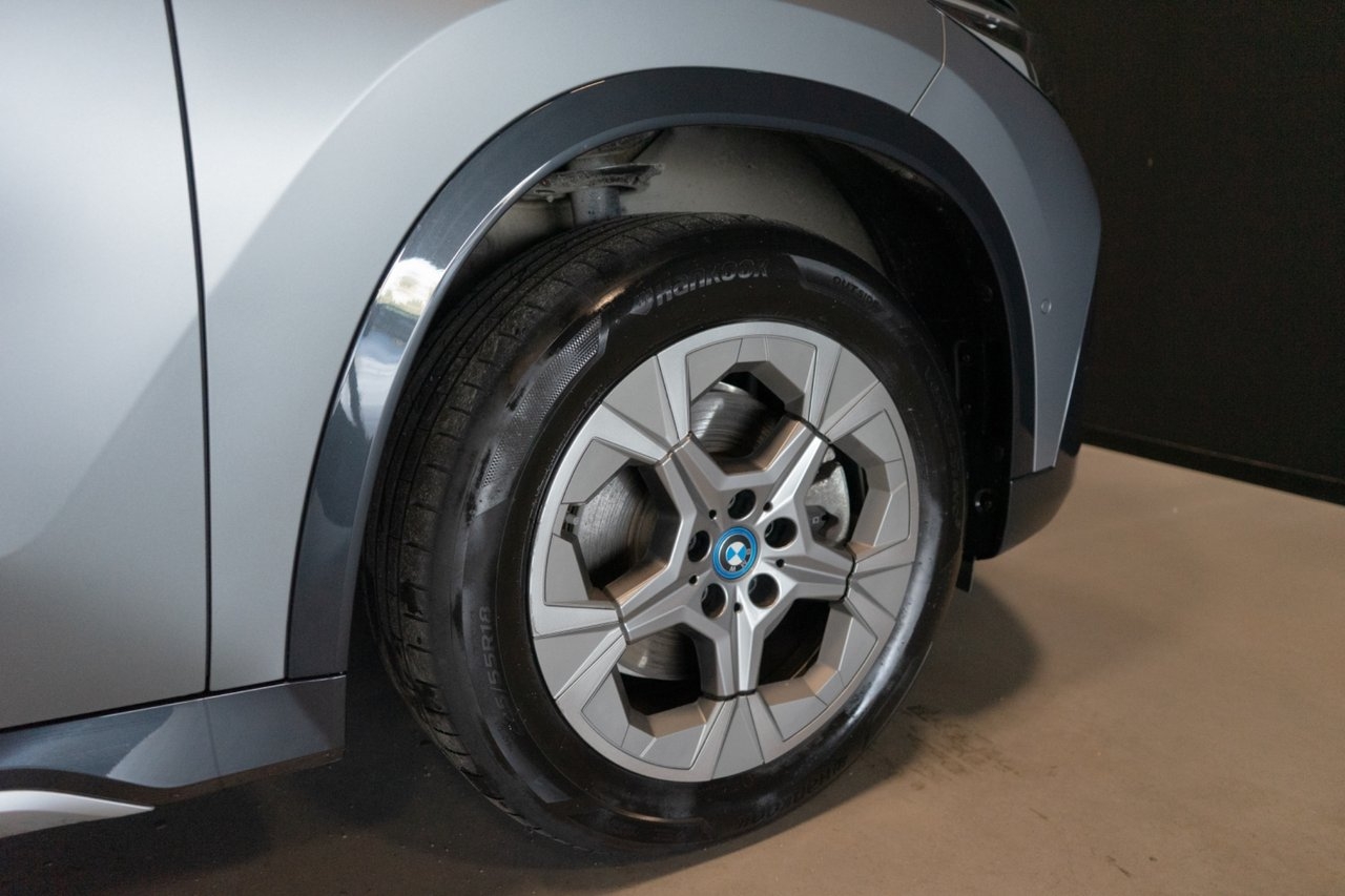 BMW X1 xDrive25e xLine 2023, photo 7/10