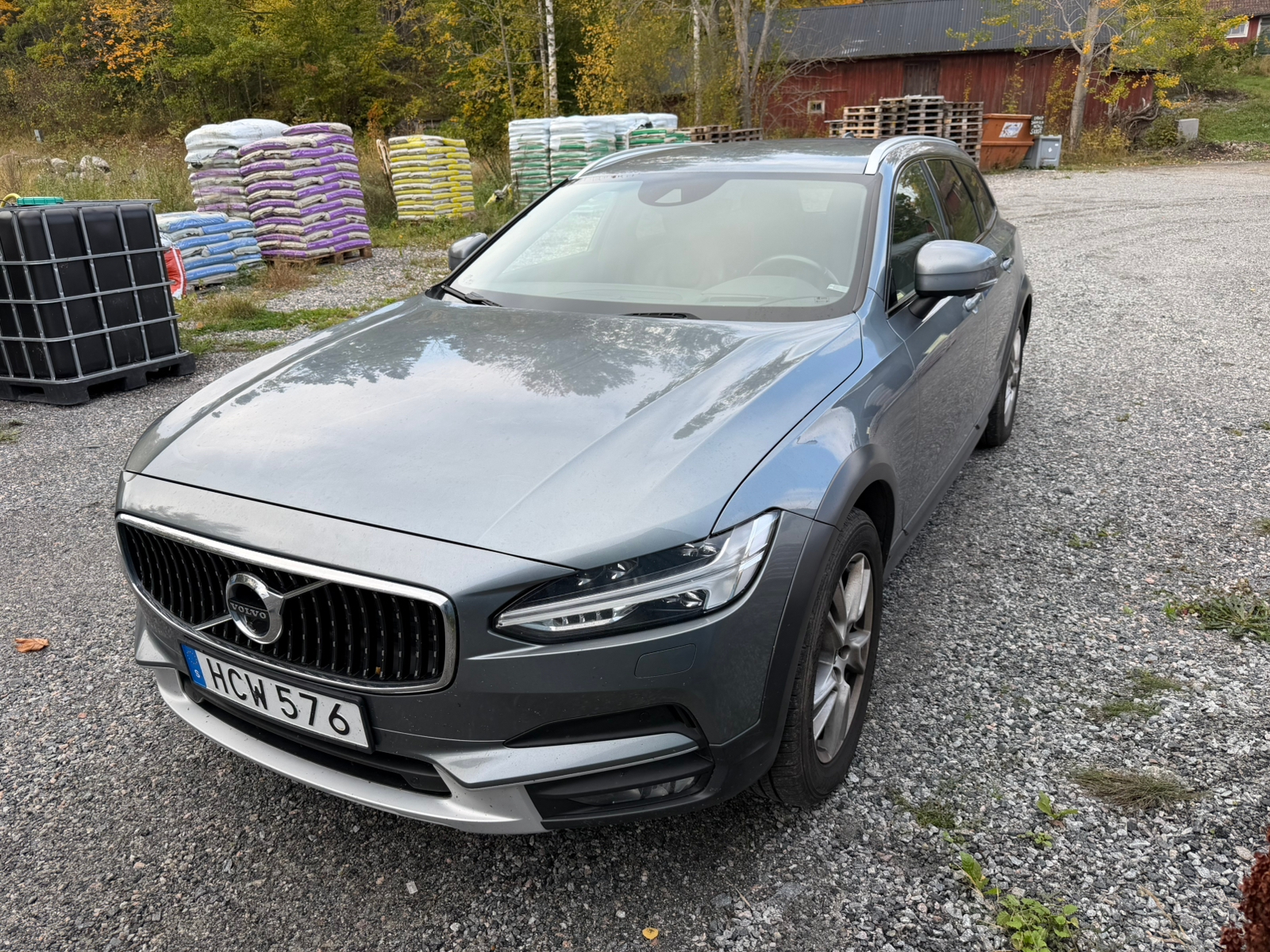 Volvo V90 Cross Country 2019, photo 2/10
