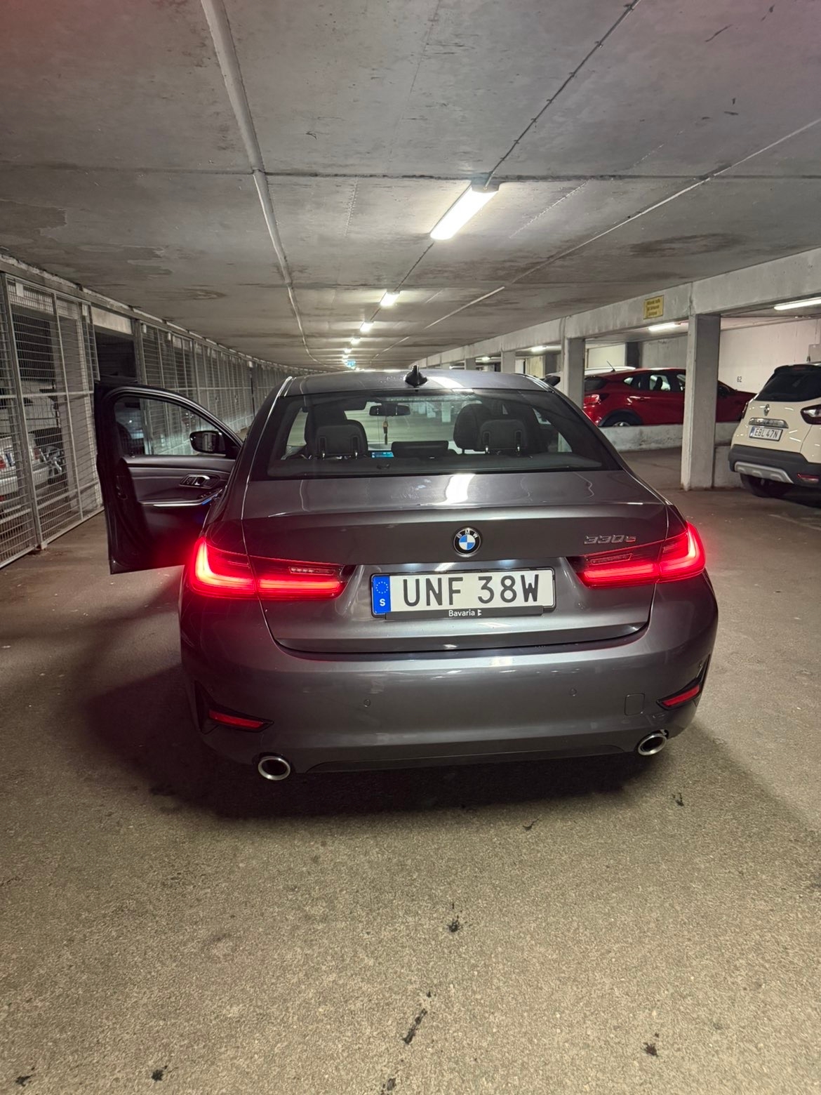 BMW 330 e Sedan Steptronic 2020, photo 3/9