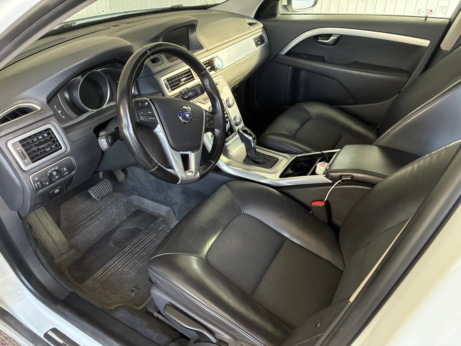 Volvo V70 D4 AWD Geartronic 2016, bild 3/6