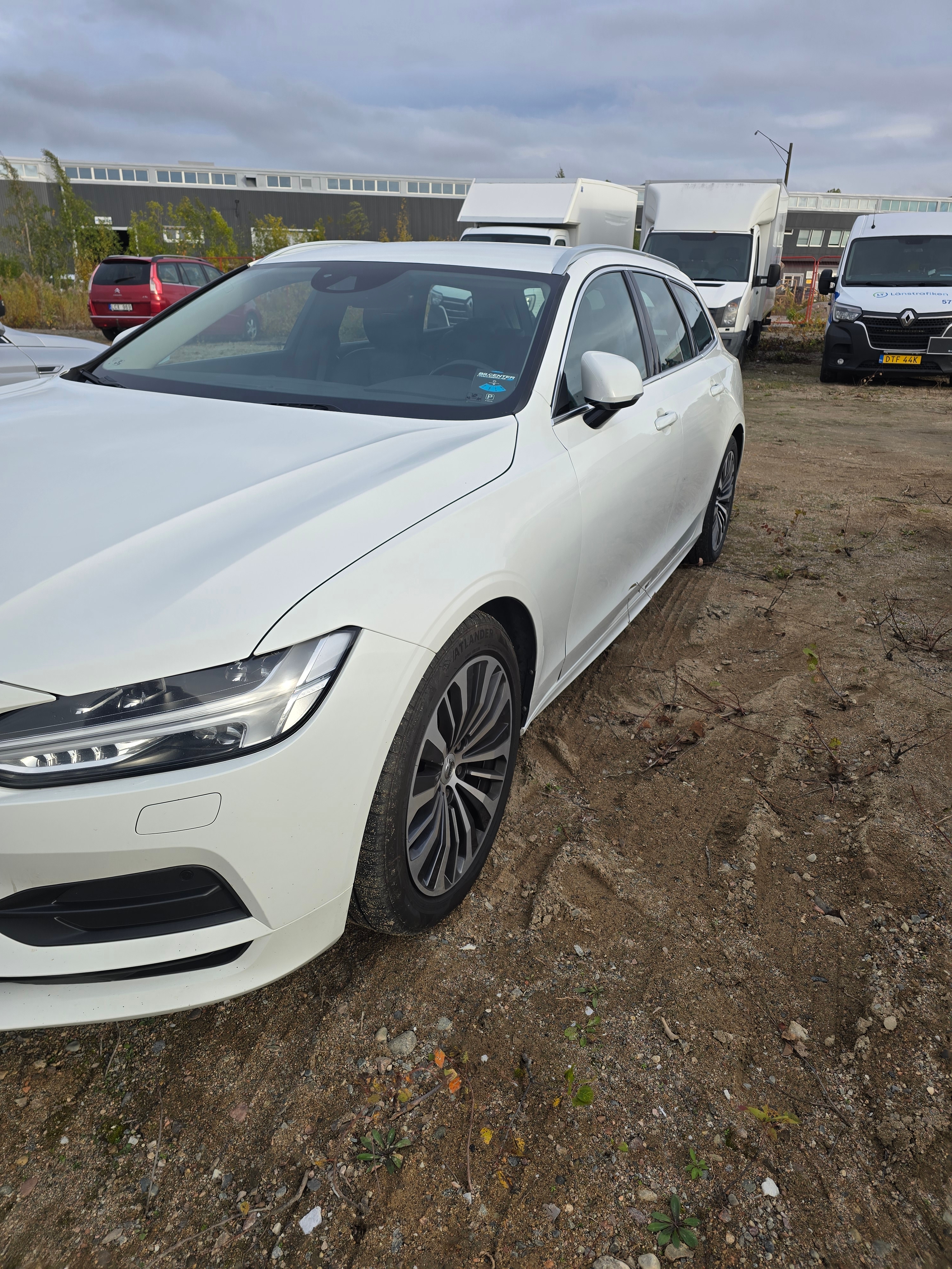 Volvo V90 D4 Geartronic 2020, photo 2/10