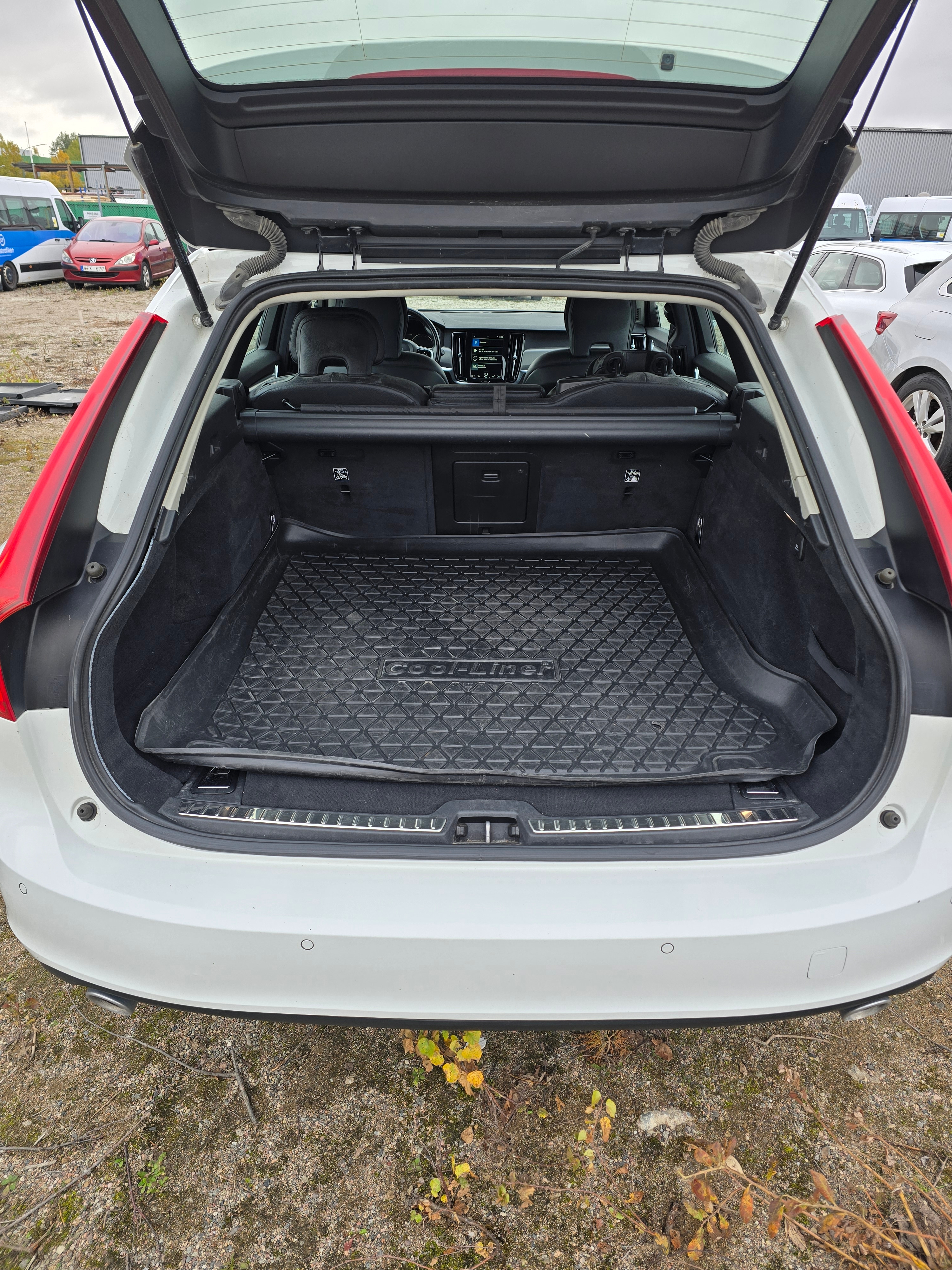 Volvo V90 D4 Geartronic 2020, photo 6/10