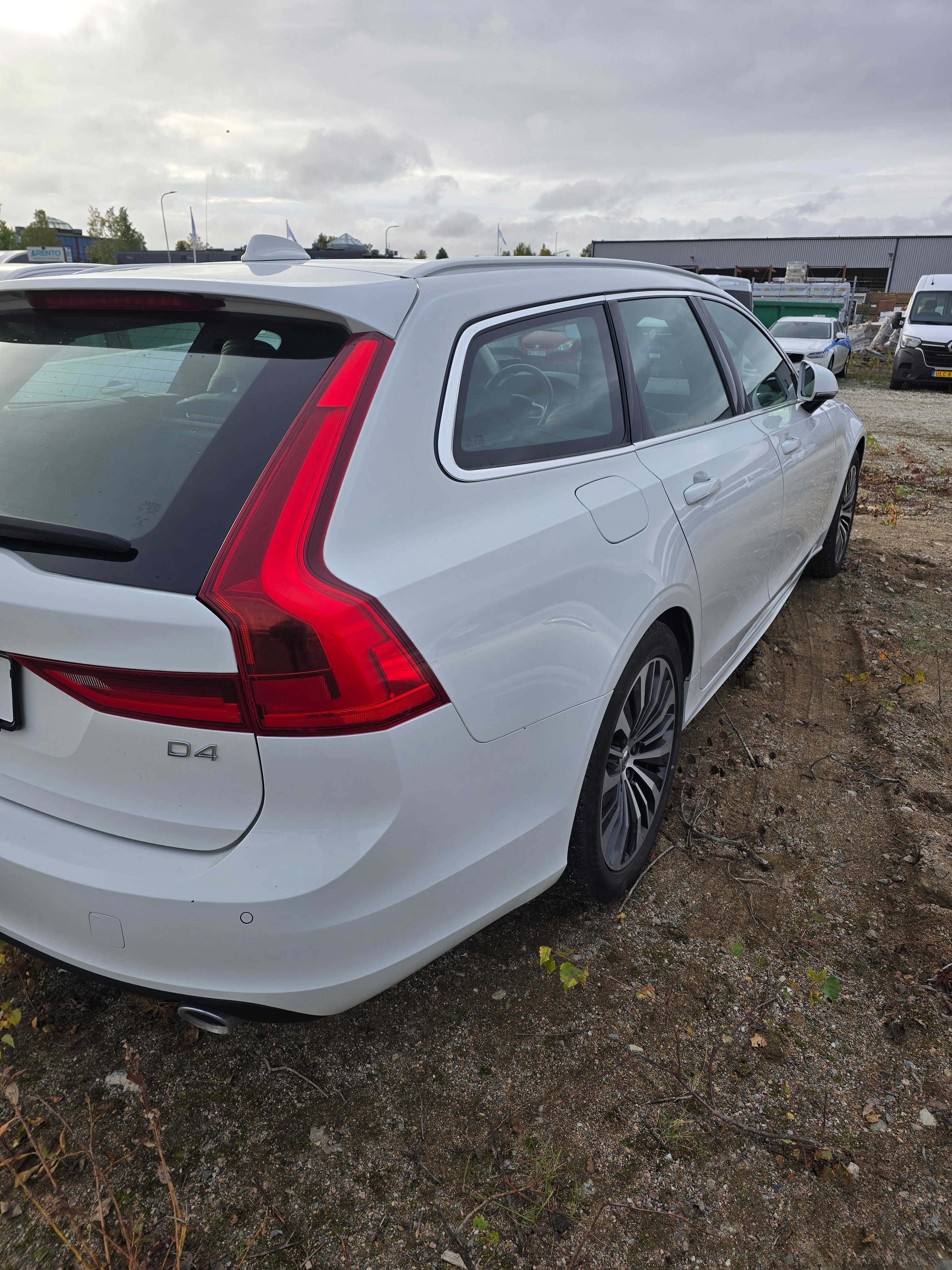 Volvo V90 D4 Geartronic 2020, photo 7/10