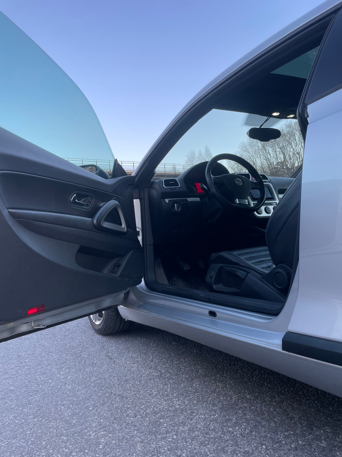 Volkswagen Scirocco 2.0 TSI GT 2009, bild 6/10