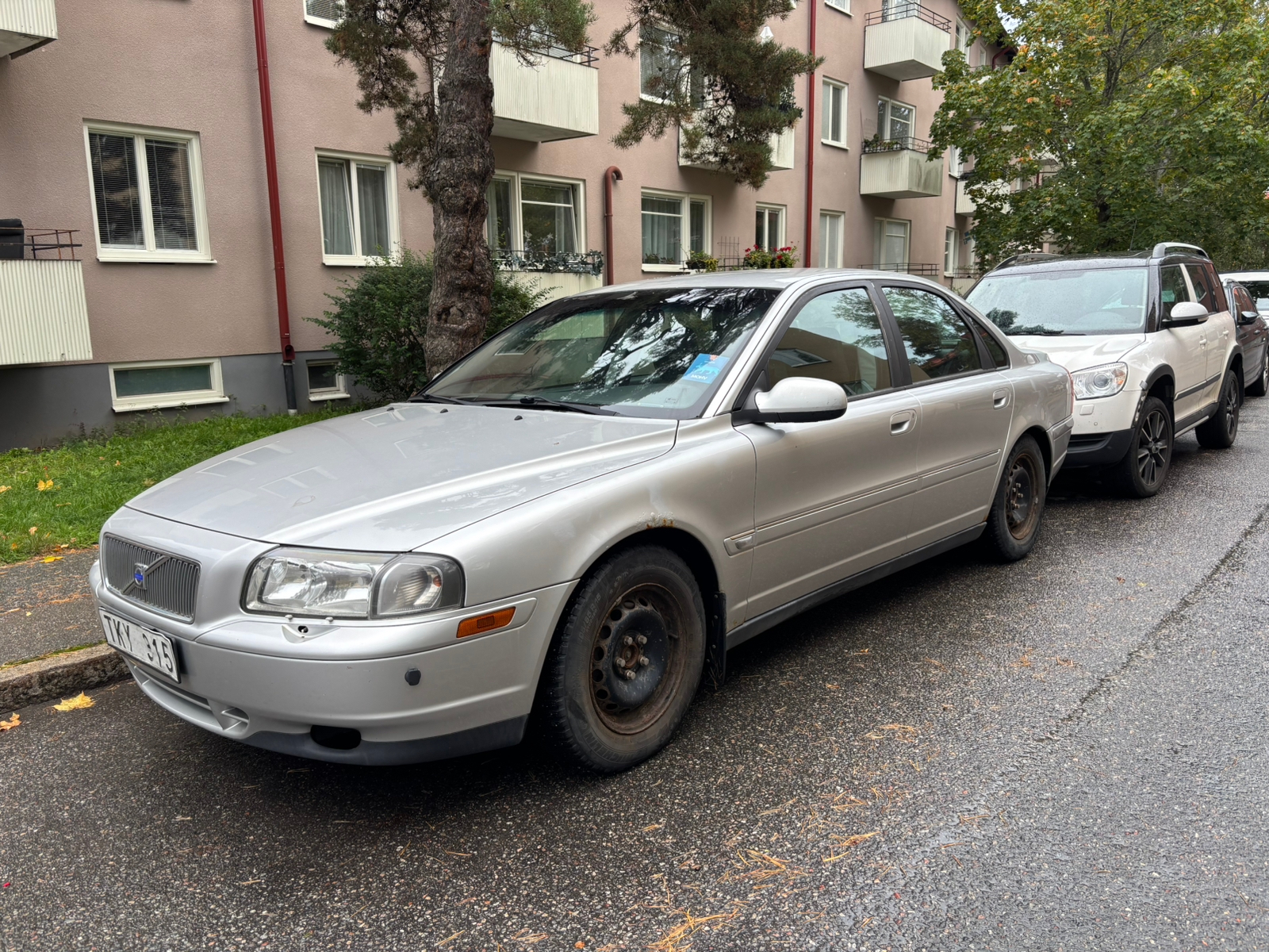 Volvo S80 2.4 Automatisk 2002, bild 2/8