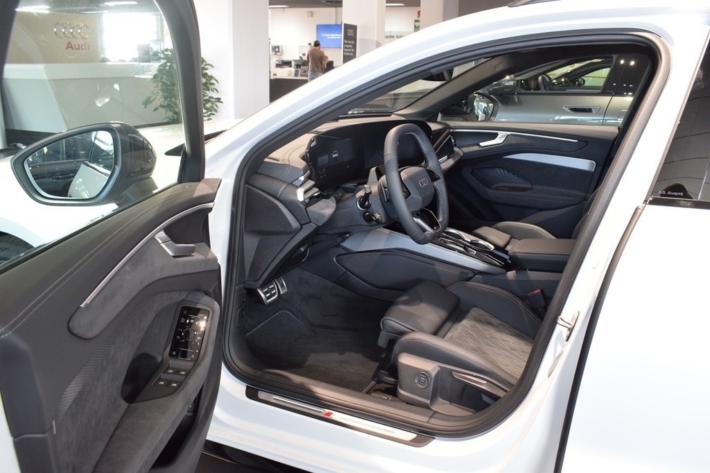 Audi A6 Avant e-hybrid Q S-line Edtion 2026, bild 5/8