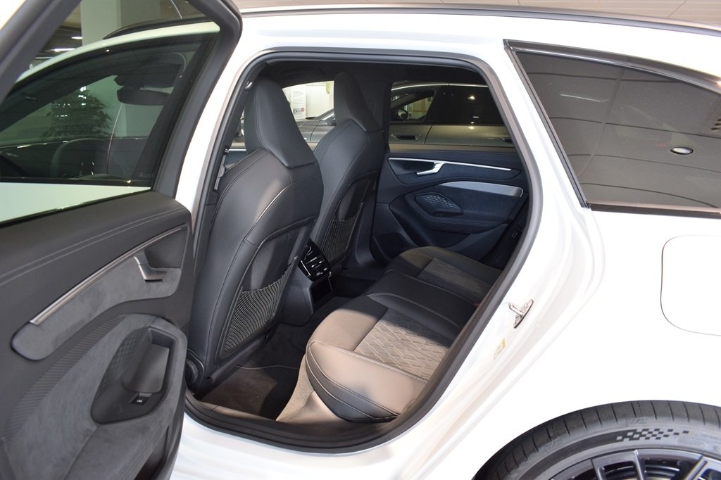 Audi A6 Avant e-hybrid Q S-line Edtion 2026, bild 6/8