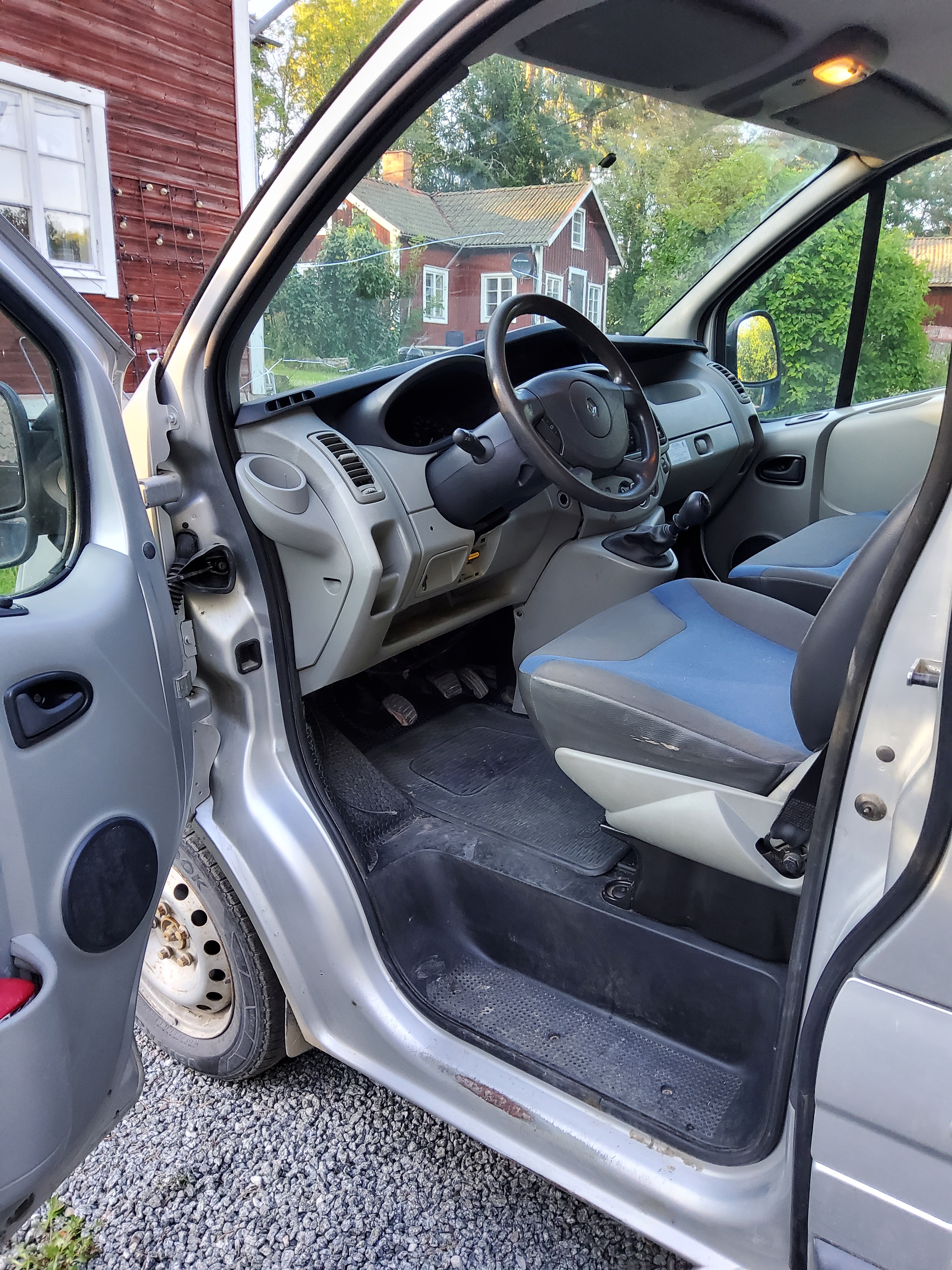 Renault Trafic 2010, bild 4/10