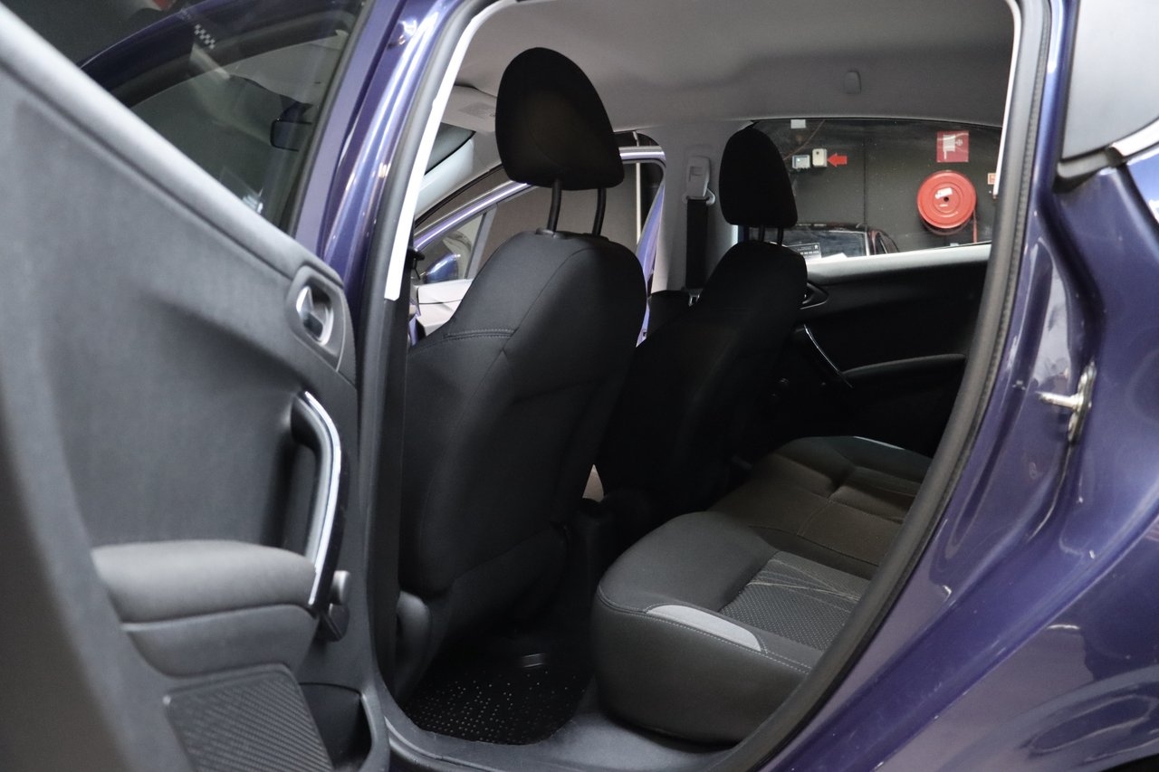 Peugeot 208 2012, bild 6/10