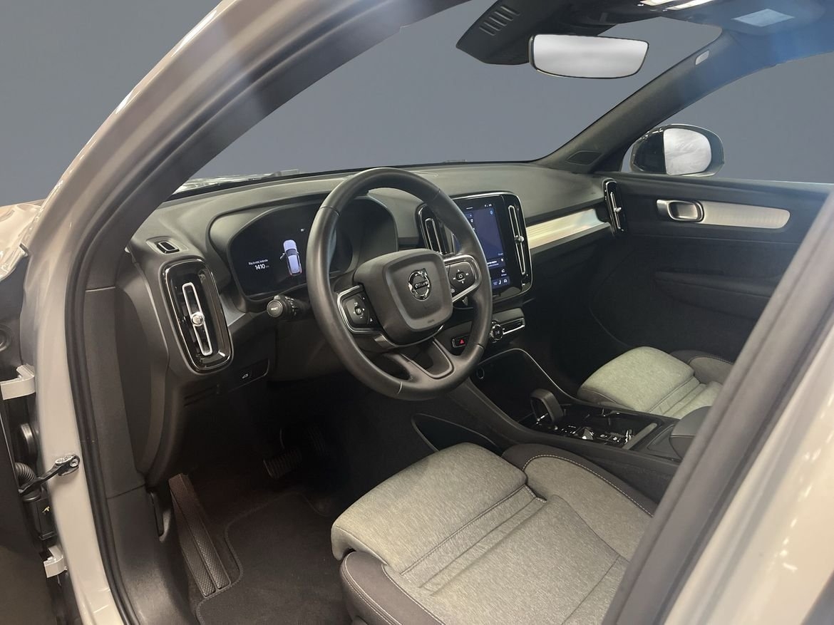 Volvo XC40 B3 FWD Bensin Plus Dark 2025, bild 5/10
