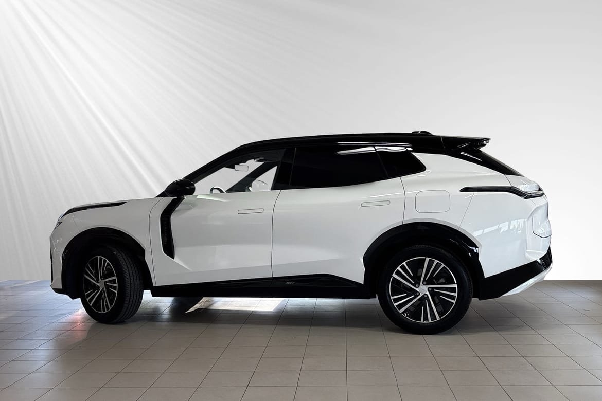 Lynk & Co 08 Core PHEV 360kam KVARV 2025, kuva 2/10
