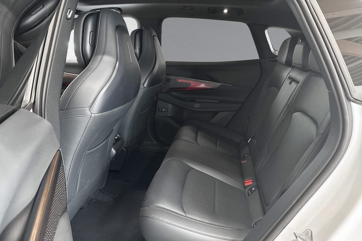 Lynk & Co 08 Core PHEV 360kam KVARV 2025, kuva 7/10