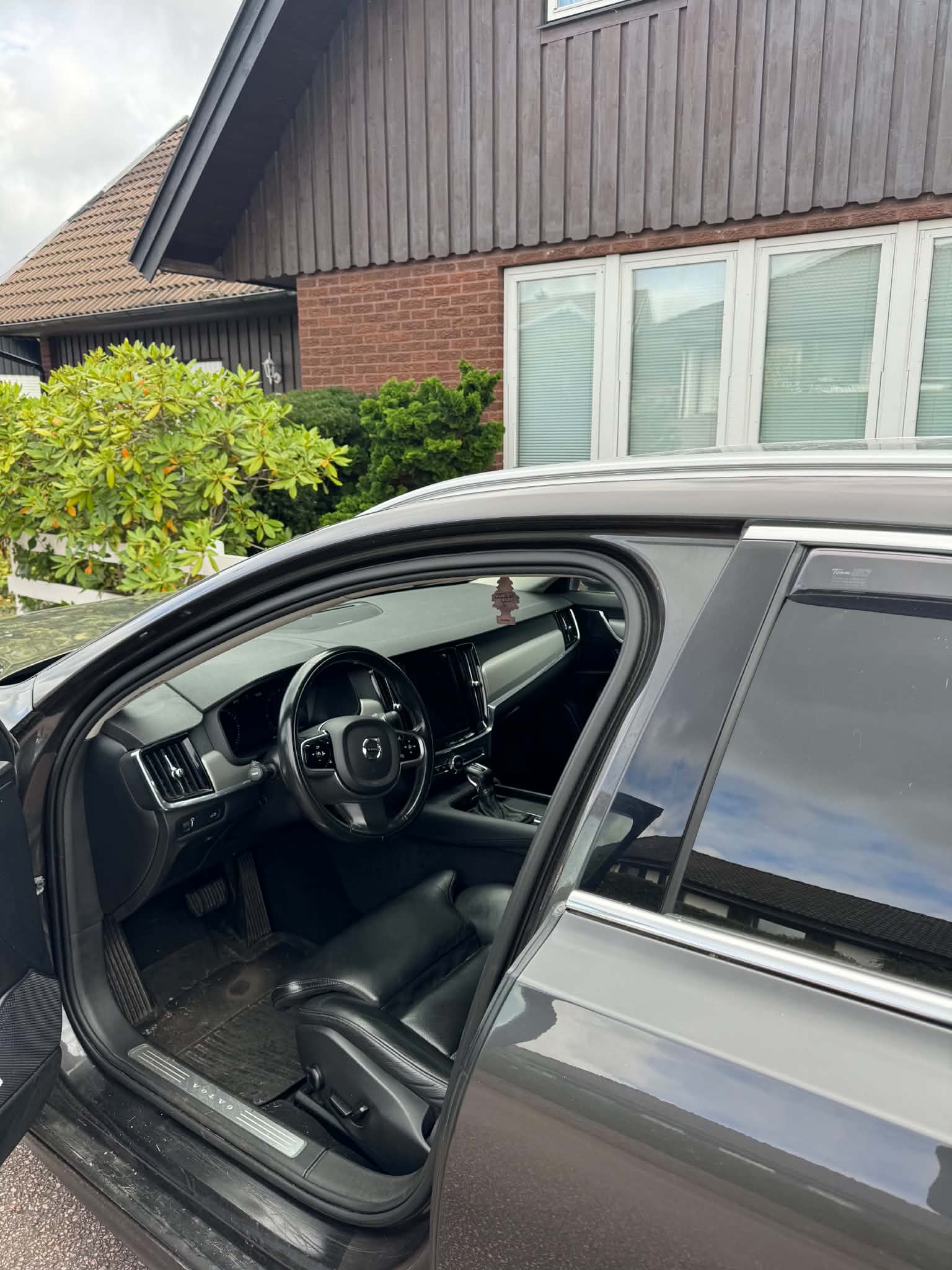Volvo V90 D4 Geartronic 2021, bild 2/5
