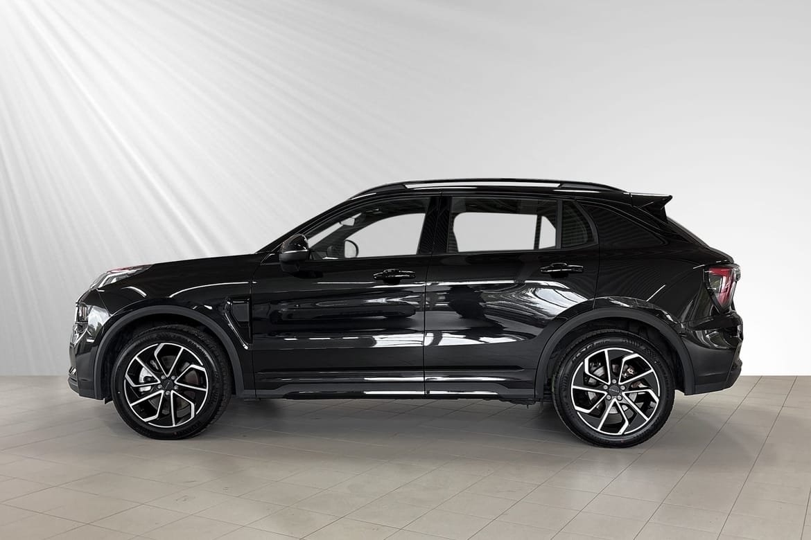 Lynk & Co 01 Core PHEV KVARV 2025, bild 2/10