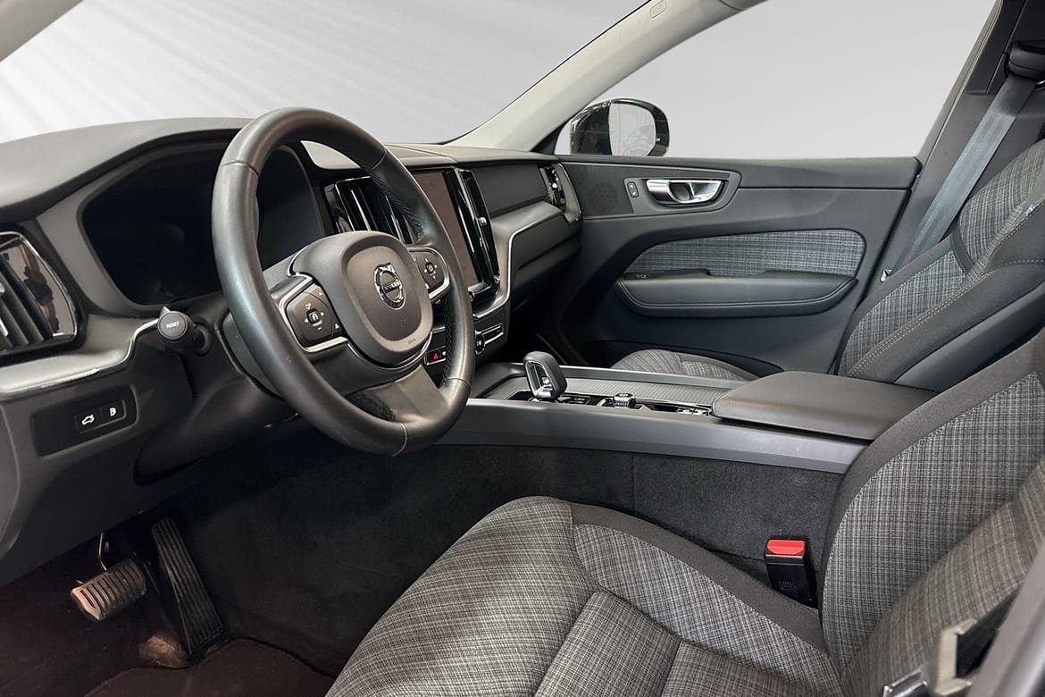 Volvo XC60 T6 Core Special Edt DRAG 2025, bild 7/10