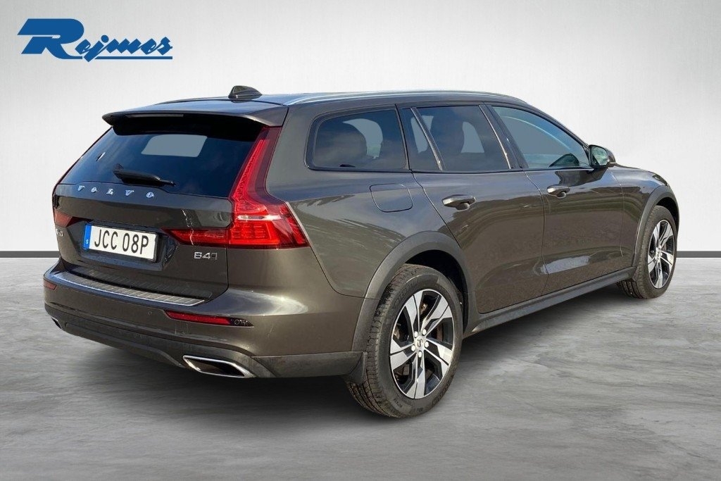 Volvo V60 Cross Country B4 AWD D Adv 2022, bild 2/9