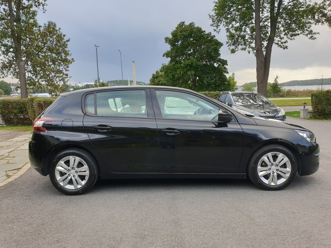 Peugeot 308 1.6 HDi 92 8v Active Ny bes 2014, bild 4/10