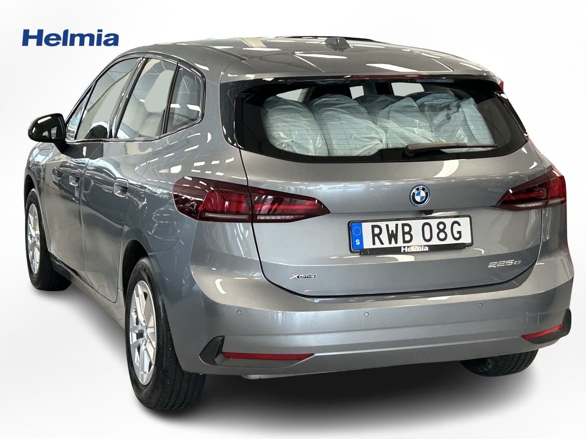 BMW 225 e xDrive Active Tourer 2025, photo 2/10