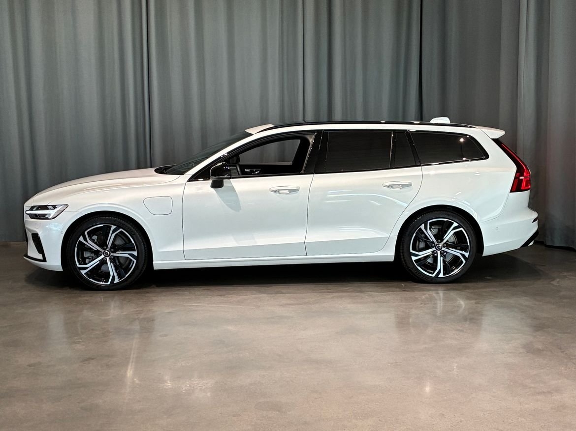 Volvo V60 T8 Ultra Dark 2026, bild 5/10