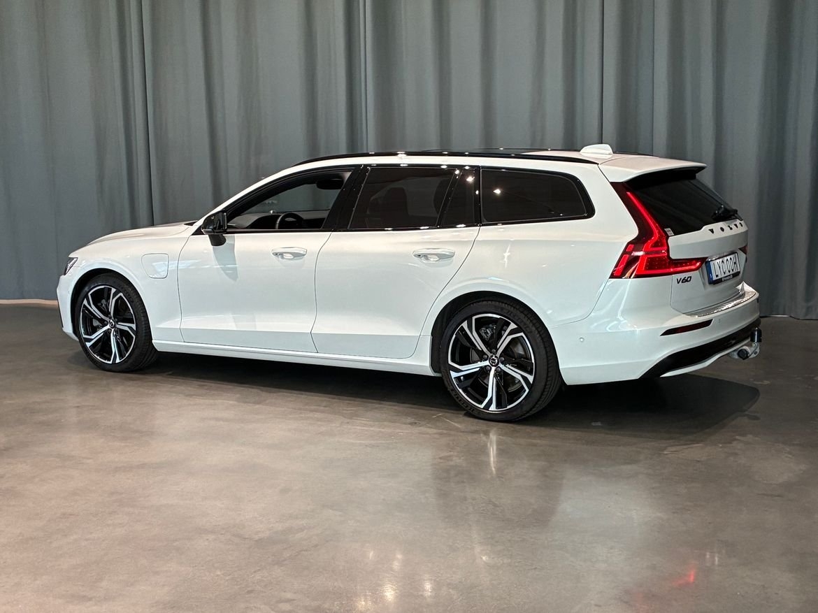 Volvo V60 T8 Ultra Dark 2026, bild 6/10