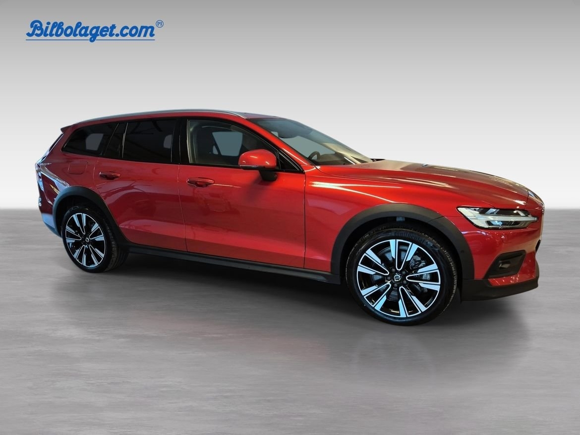 Volvo V60 Cross Country 2024, photo 2/10