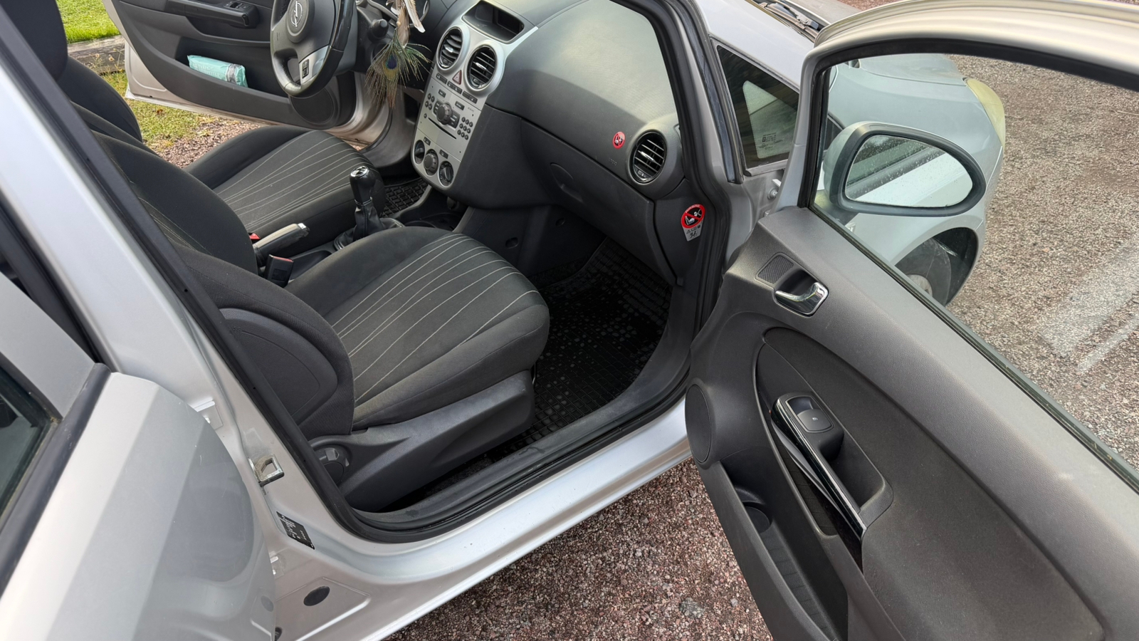 Opel Corsa 5-dörrar 1.2 Twinport Manuell 2010, bild 6/9