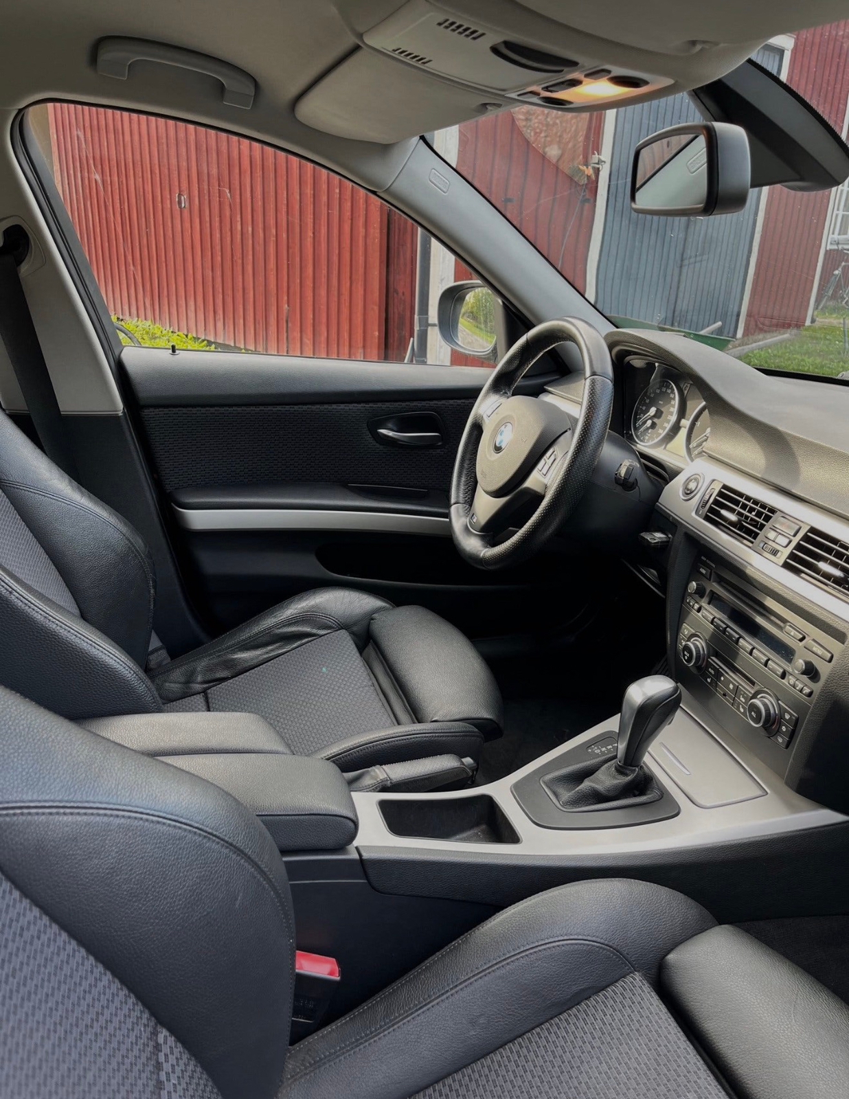BMW 320 d Touring Automatisk 2010, bild 3/8
