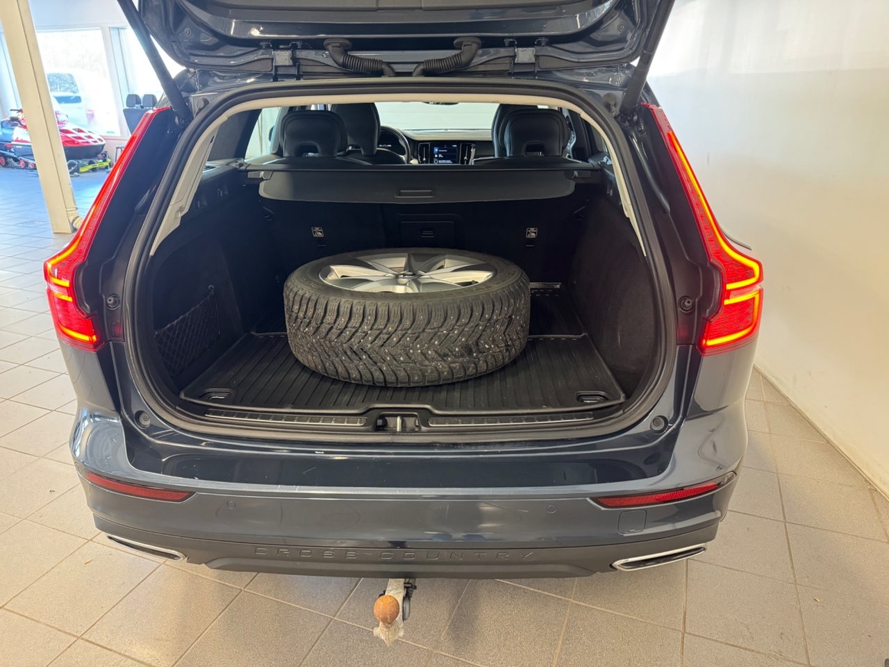 Volvo V60 Cross Country B4 AWD Advanced 2022, bild 4/10