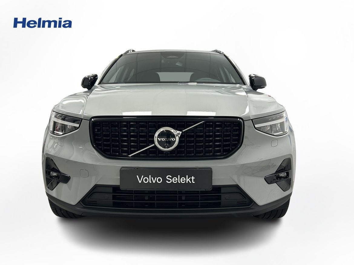 Volvo XC40 B3 FWD Bensin Plus Dark 2025, photo 6/10