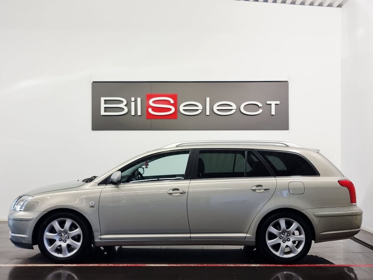 Toyota Avensis 2004, bild 2/10