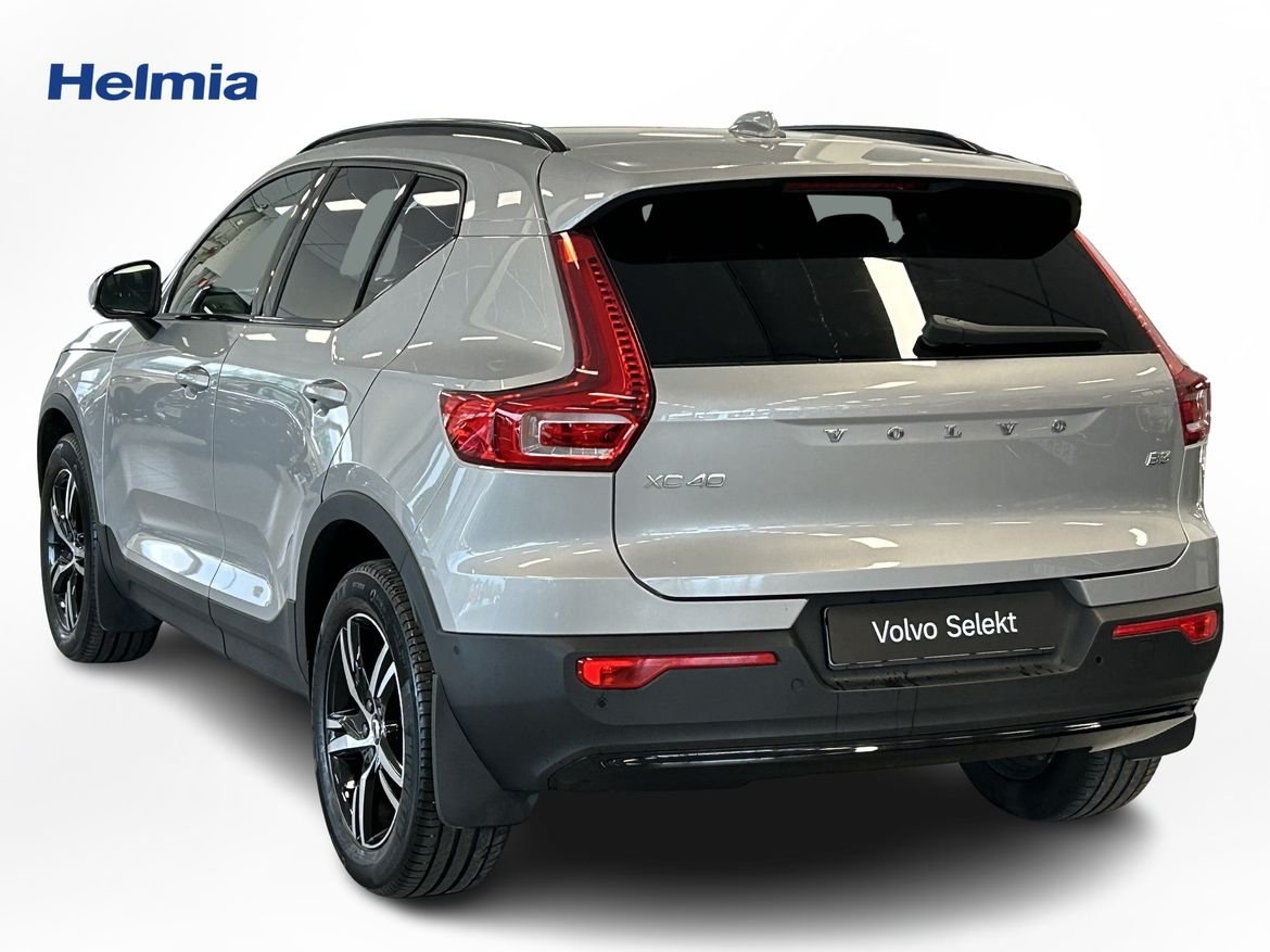 Volvo XC40 B3 FWD Bensin Plus Dark 2025, bild 2/10