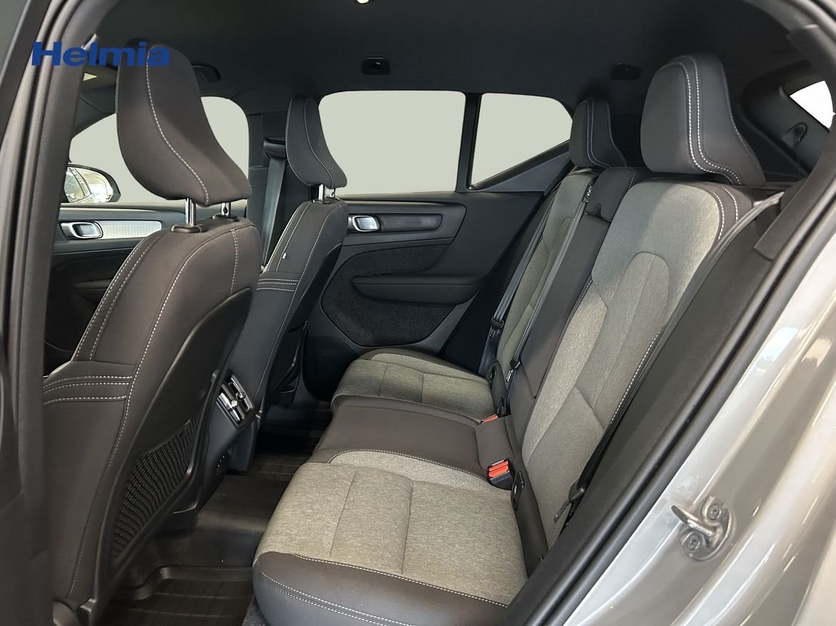 Volvo XC40 B3 FWD Bensin Plus Dark 2025, bild 7/10