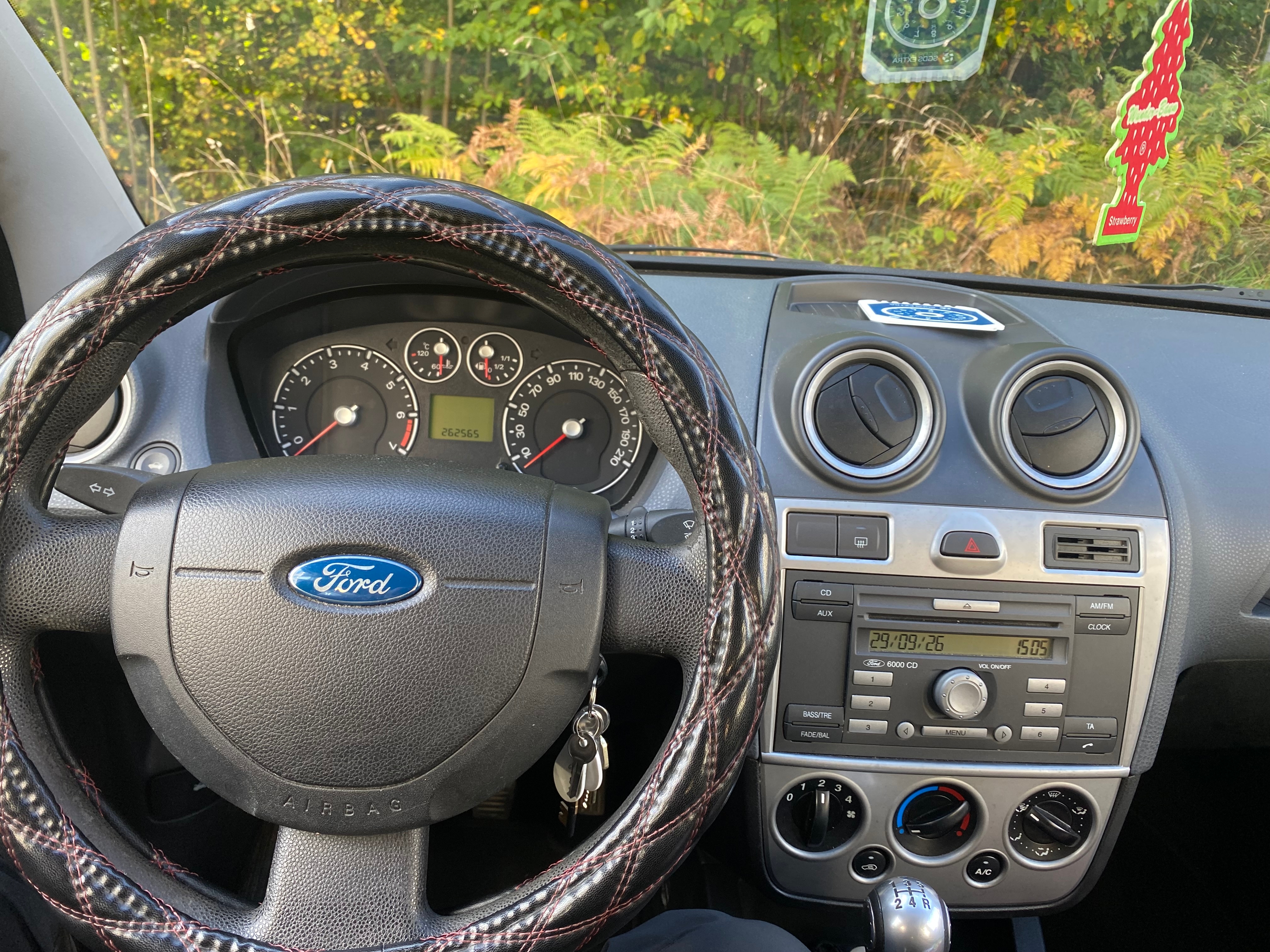 Ford Fiesta 5-dörrar 1.4 Manuell 2008, photo 5/6