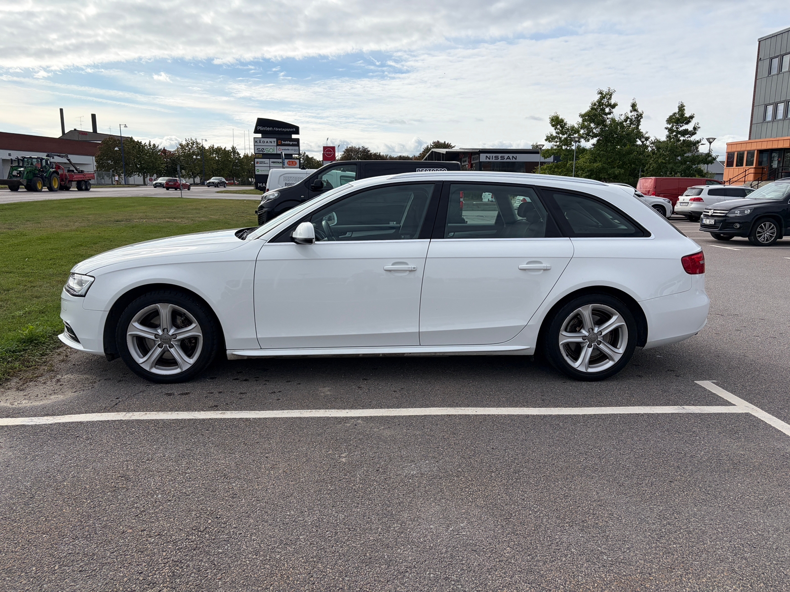 Audi A4 Avant 2.0 TDI Manuell 2013, bild 6/10